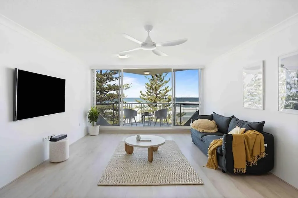 Beachfront Luna Apartment Gold Coast Australia